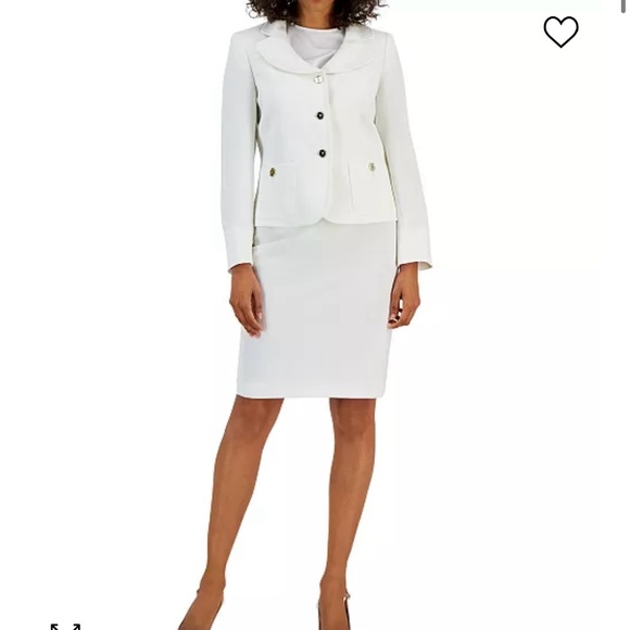 Woman’s Nipon Boutique Vanilla Color Suit - Picture 10 of 11